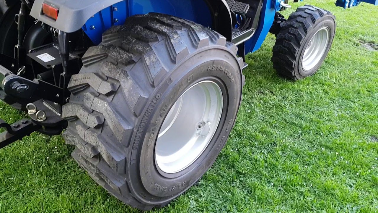 Solis 26 with Solis 3200 Front Loader & Industrial Tyres.