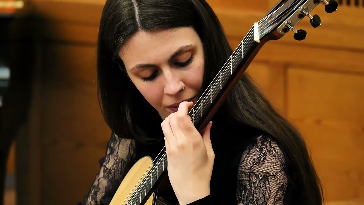 Miguel Llobet (1878-1938) Romanza - Guitar: Chiara Ascar
