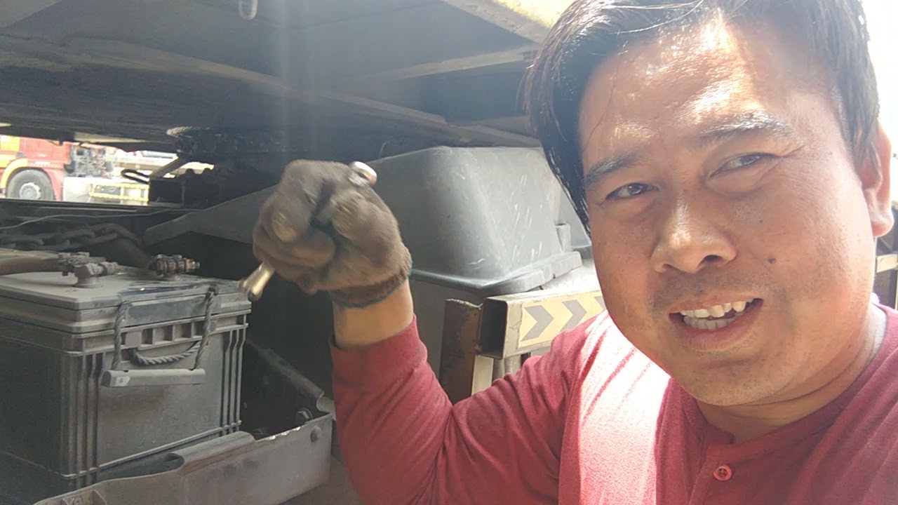 Mercedes Benz actros 1841 How to check alternator