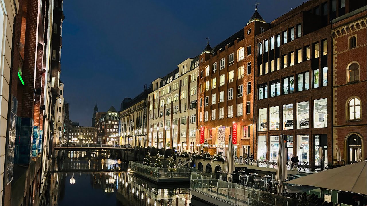 Hamburg at night 