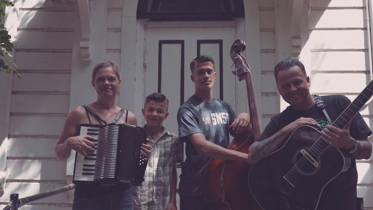 Tavo Vega - Vega family worship band