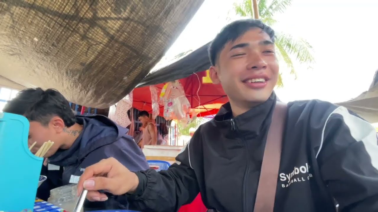 มาเถึงแล้วครับทุกคนพาบ่าวสุบิยามากินวันกั๋นอยู่ที่บ้านห่อเข้า😆19 มีนาคม ค.ศ. 2026