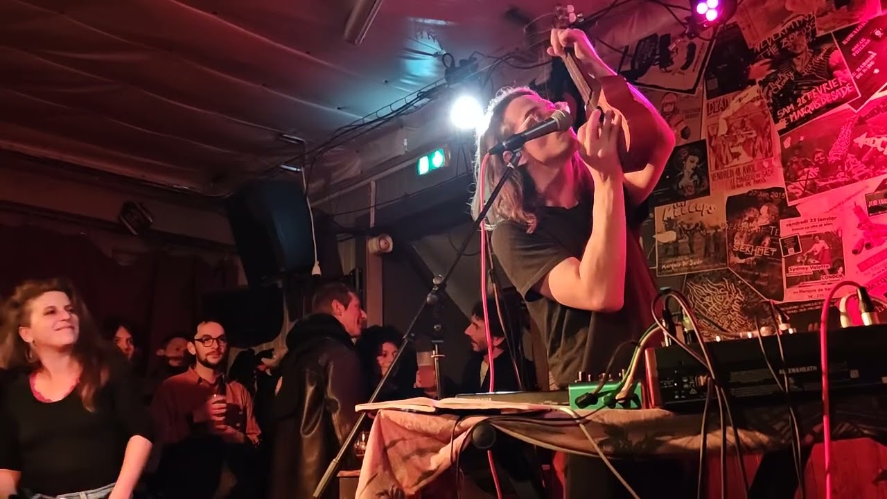 Rouge-Gorge (Marquis de Sade, Rennes, Fr) 28/11/2025