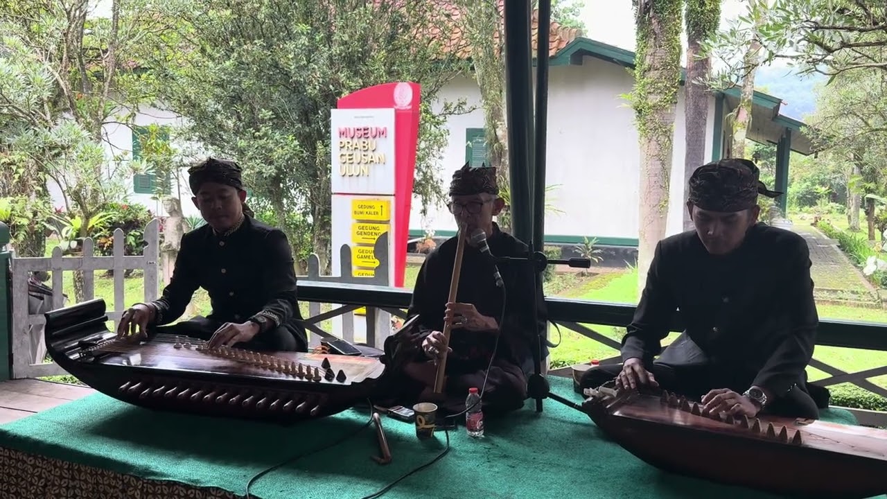 MUSIK KACAPI SULING