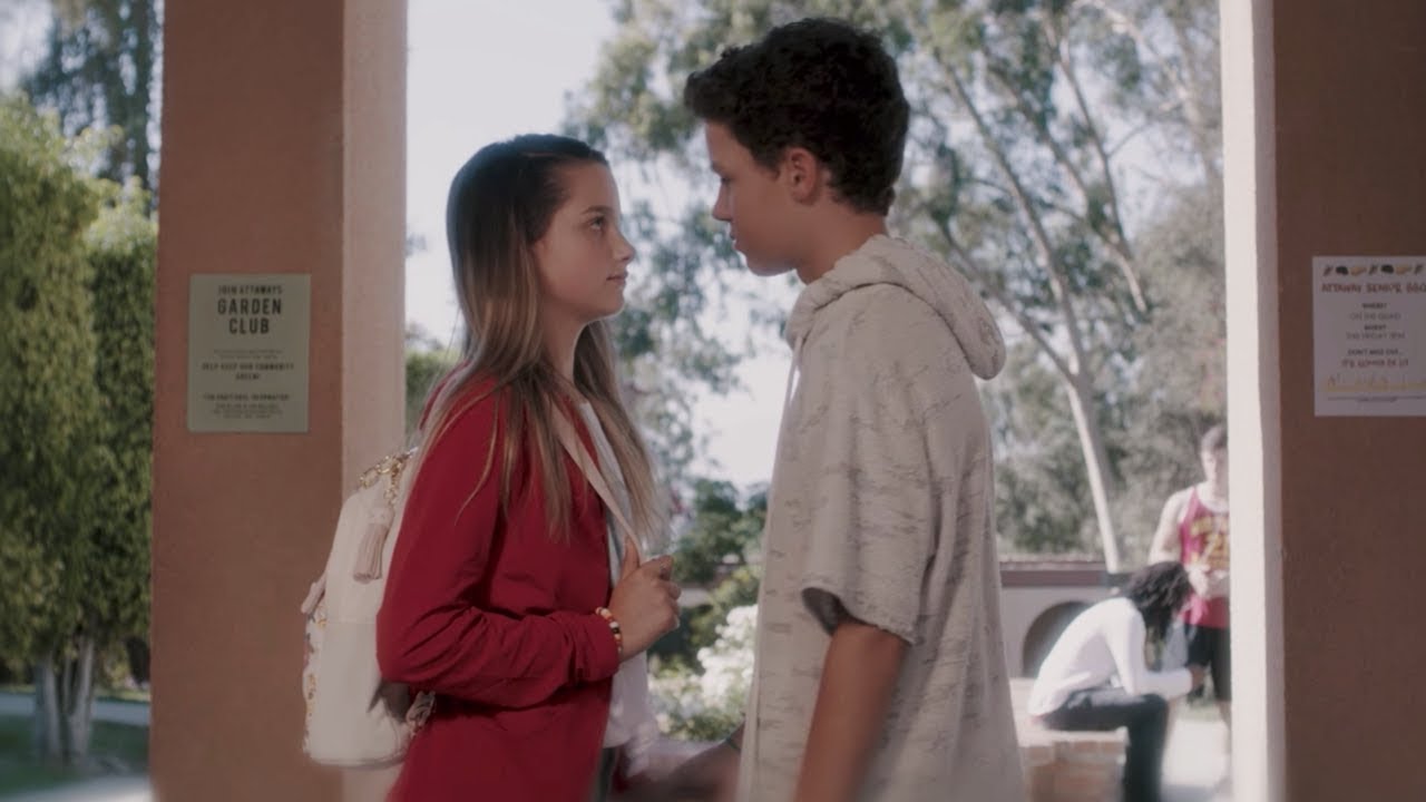 OMG ANNIE & HAYDEN FINALLY KISS!?!? The Kissing Scene