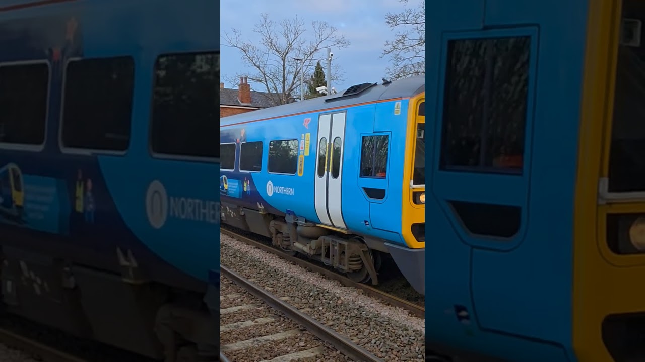 158.903 departing Thorne North, heading for Doncaster.