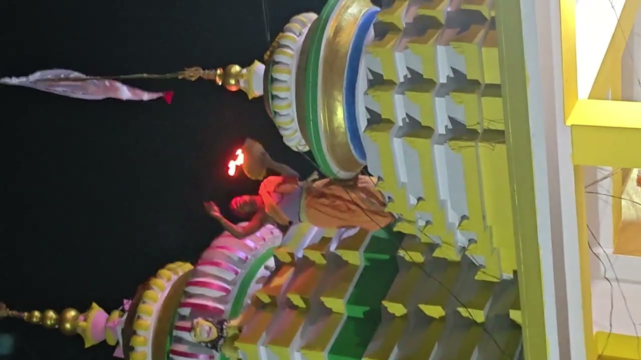 ଦୌଲତପୁର ଗ୍ରାମର ବାବା ଘଂଟେଶ୍ୱରଙ୍କର ମହାଦୀପ ଉଠିବା ସମୟର ଦୃଶ୍ୟ