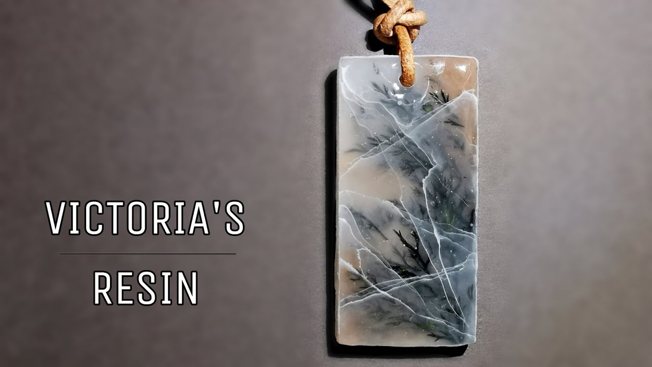 Under the ice / DIY UV resin pendant