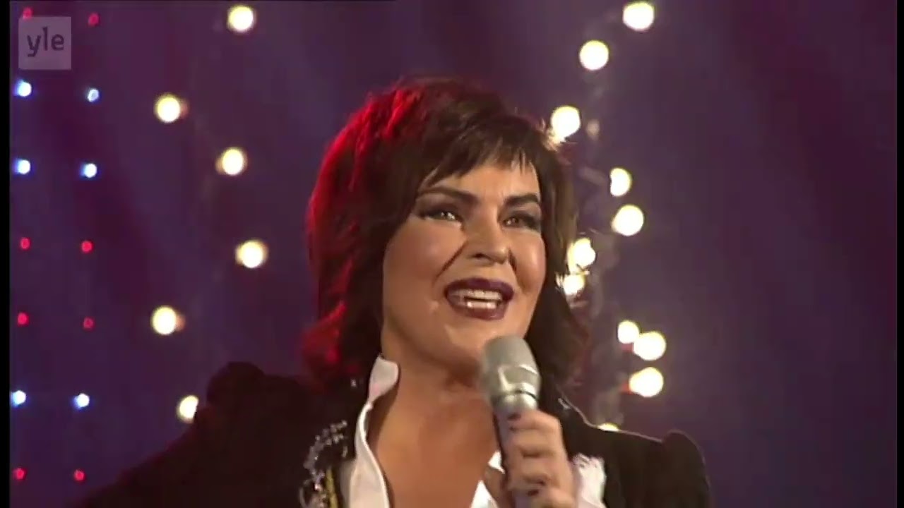 Paula Koivuniemi-Sata kesää, tuhat yötä (2007)