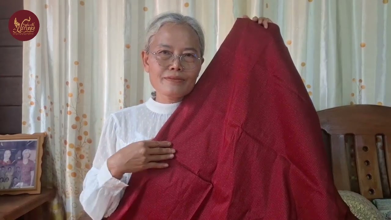 ผ้าไหมสุรินทร์ ไหมทอมือ  ลายโบราณ แสนงดงามค่ะ #ผ้าไหมสุรินทร์ #ไหมไทย 