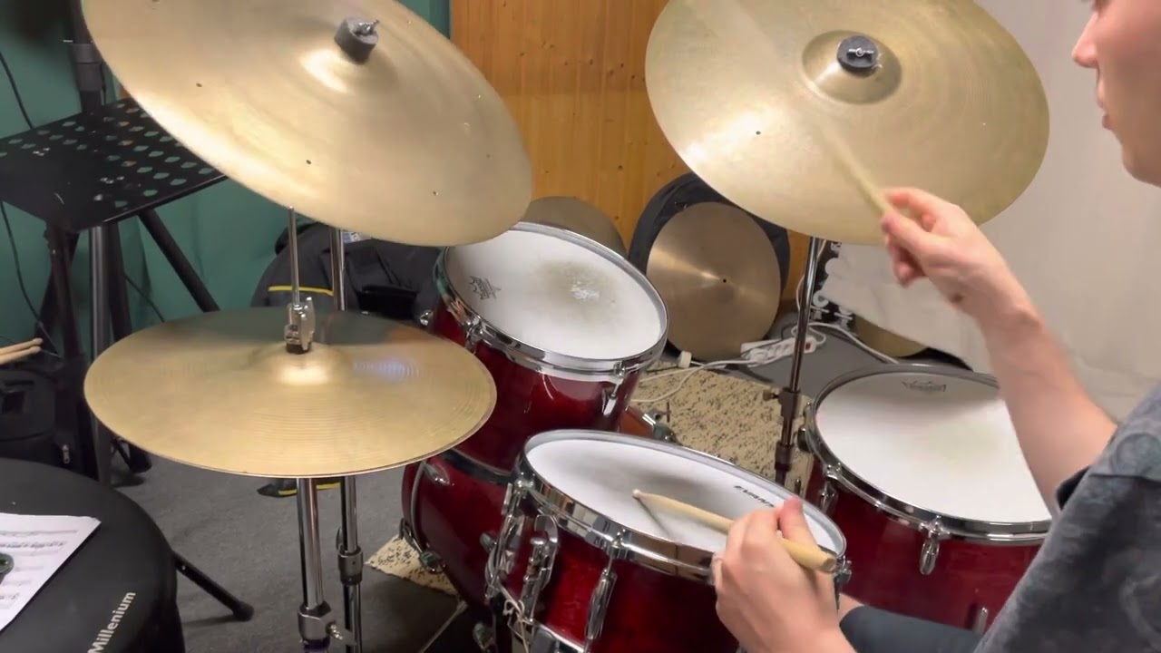 How to apply rudiments on the drumset - Philly Joe Jones (single drags)