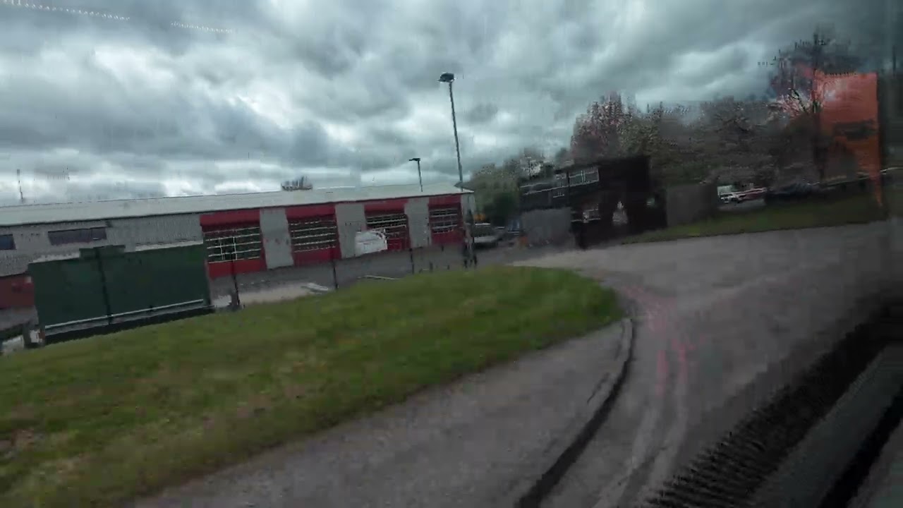 Skylink Express: Arriving East Midlands Airport, Wed 16 Apr 25, 11:40 (4k60)