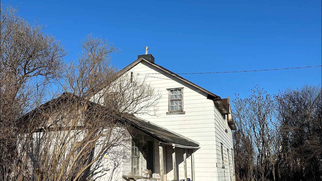 Exploring an Abandoned Farmhouse