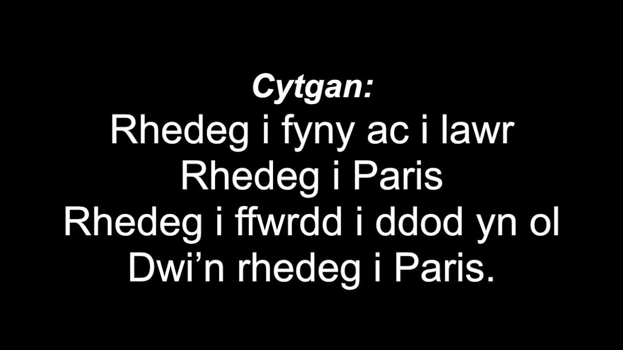 Rhedeg i Paris gyda llais a geiriau
