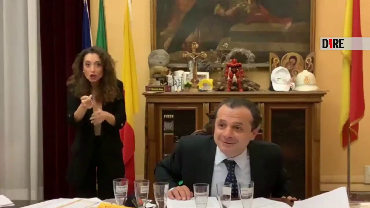 Messina - De Luca: strappo della lettera di dimissioni (05.02.21)