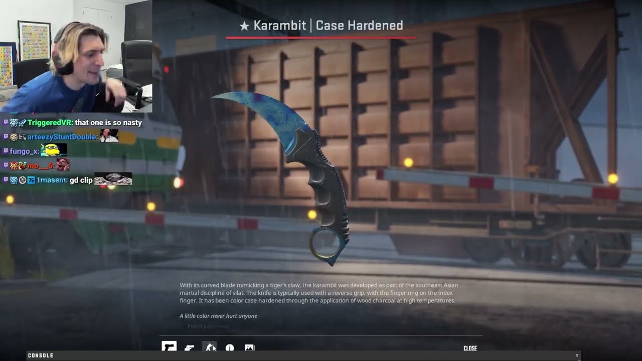 xQc можно обменять на Case Hardened Karambit Blue Gem.
