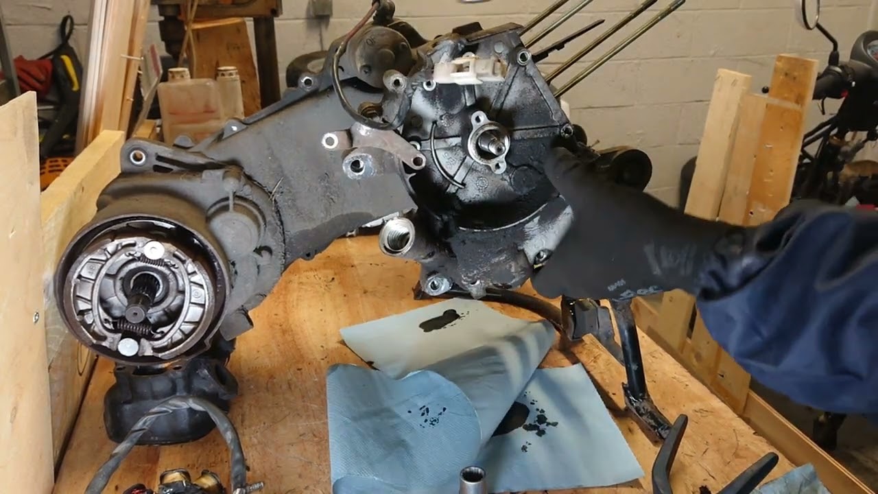 Peugeot vclic 4temps comment démonter le vilebrequin