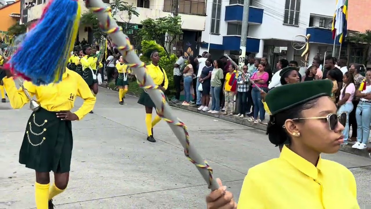 Desfile celebración de los 60 años instituto educativa Cañizales de Quibdó.
