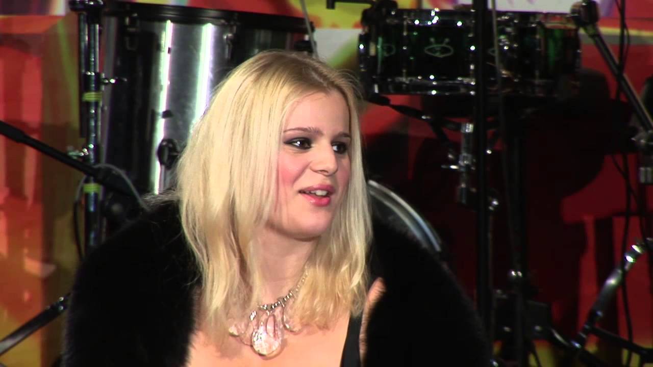 3. Ornella Štiková (15. 1. 2013, Palác Akropolis) - 7 pádů HD (druhá část)