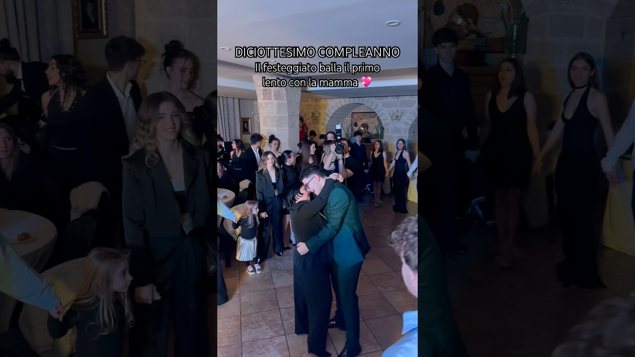 #diciottesimo compleanno 💖 il #festeggiato balla il #primolento con la #mamma 🥰 #18esimo