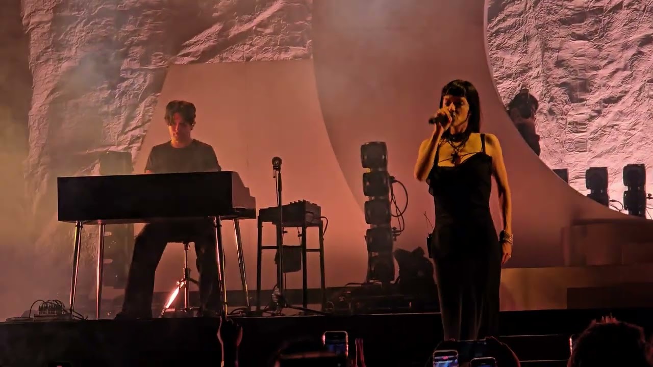 The Marias-El Muchacho De Los Ojos Tristes/Cari&ntilde;o live @ Skyla Credit Union Amphitheatre