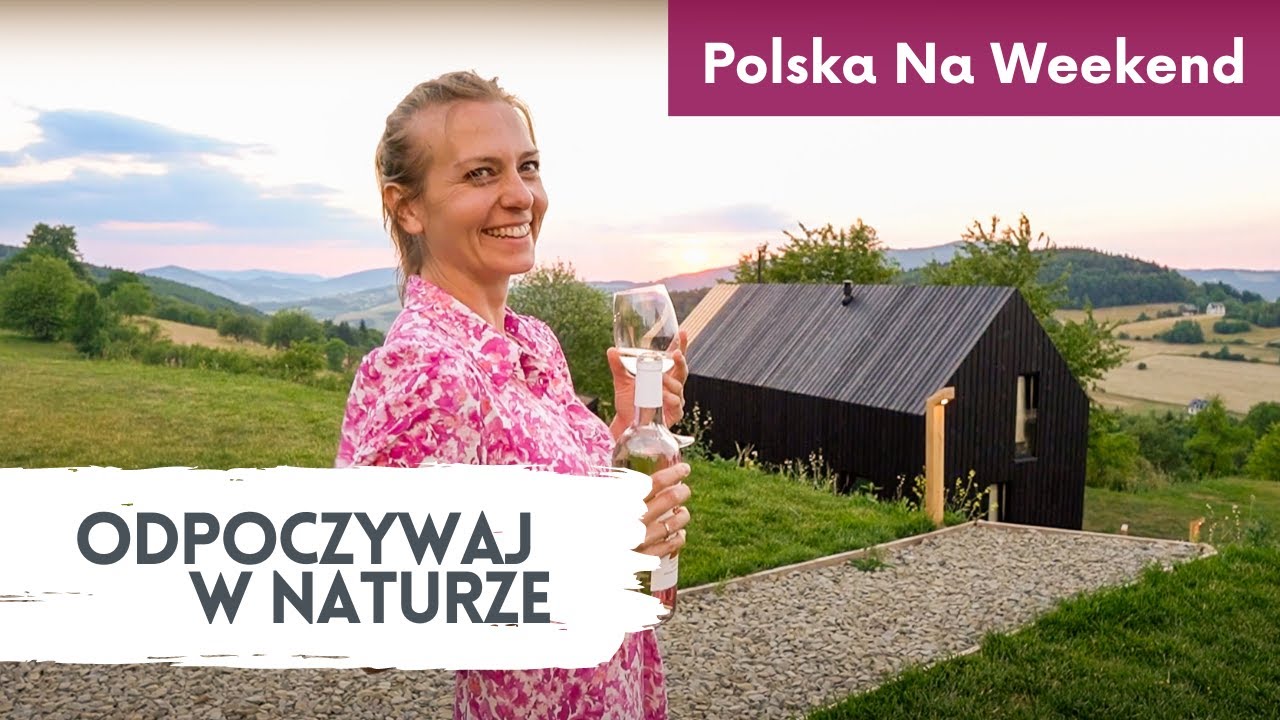 🌄 Domek na szczycie góry z fenomenalnymi zachodami słońca, sauną i balią. Polska na Weekend