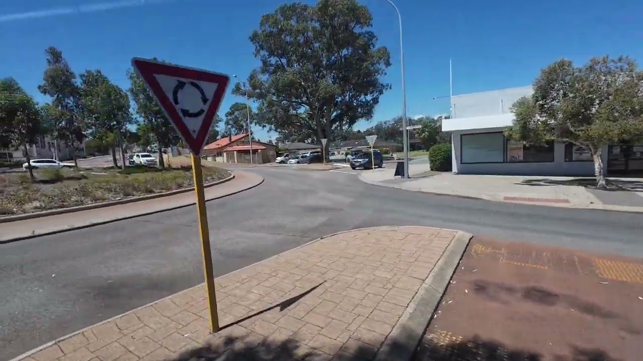 Western Australia by Bus - Mandurah - Dolphin Quay towards Mandulah Railway Station