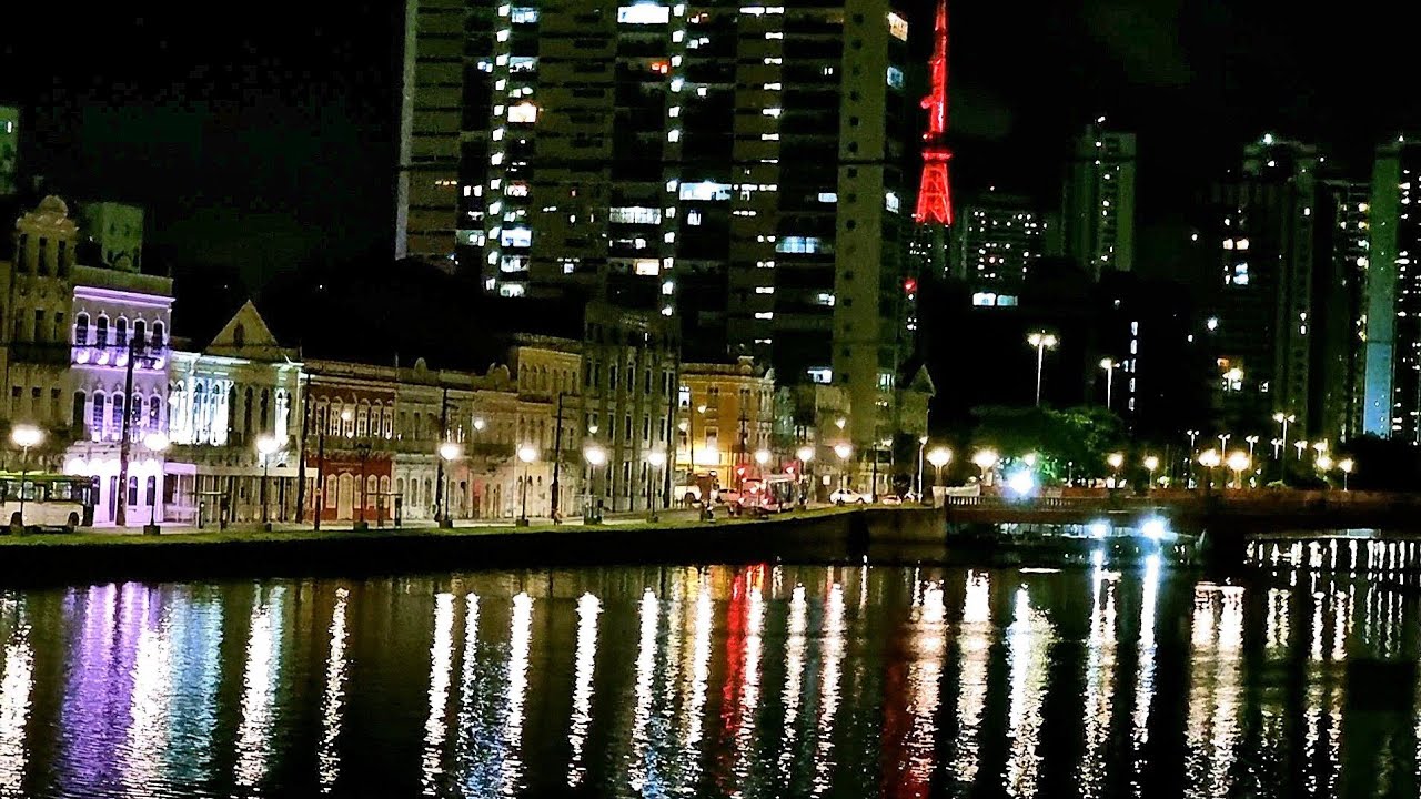 RECIFE A NOITE RUA DA AURORA PASSEIO SOZINHO AVENIDA CONDE DA BOA VISTA BRAZIL