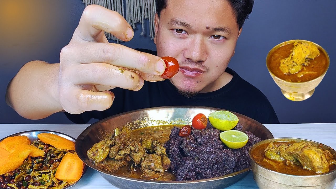 EATING LOCAL CHICKEN CURRY WITH KODO KO DHIDO, GUNGRUK AACHAR I EATING SHOW I NEPALI MUKBANG