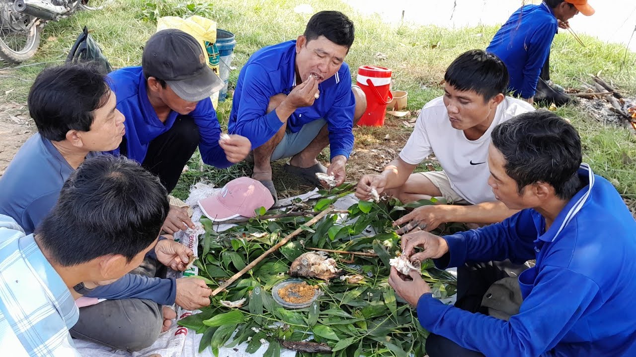 Đi chài cá trúng mánh.  nướng ăn tại chỗ thịt ngọt ngon lắm Cả nhà ơi