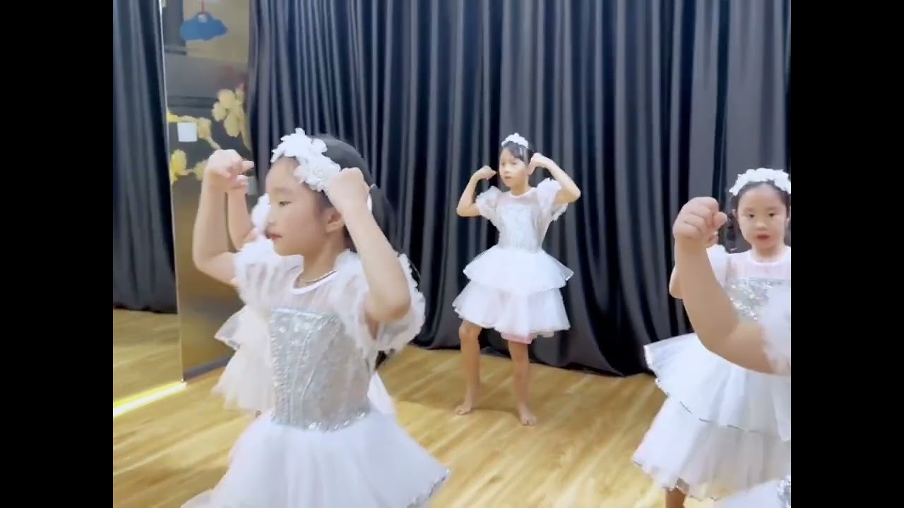 Múa Giáng Sinh - Bống và Bông 