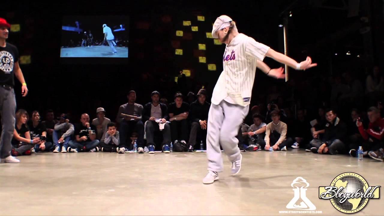 Bgirl Ayumi vs Bgirl At // .BBoy World // BREAKING 1on1 BGIRL SEMI-FINAL | HIP OPSESSION 2014