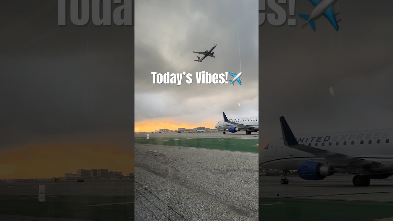 The sunrise was beautiful today!🤩 #aviation #airplane #planespotting #plane #travel #shorts