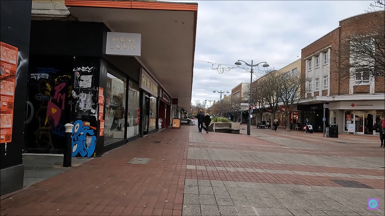 Virtual Walk - Southsea High Street Shops - Palmerston Road - Portsmouth - December 2022 | kittikoko