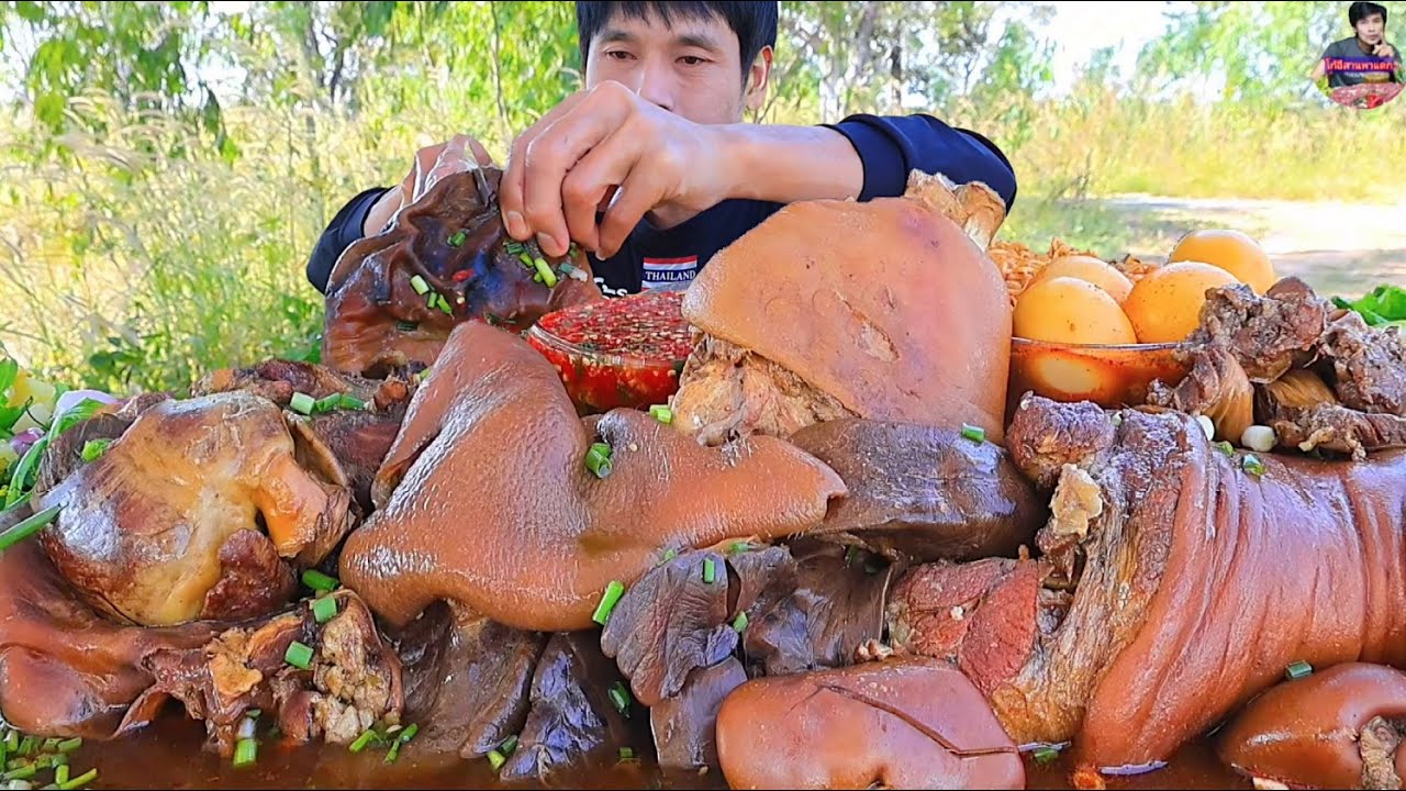 มาม่าขาหมูตุ๋นจิ้มซีฟู๊ดแกล้มผักสดแซ่บคักอีหลีครับพี่น้อง ASMR MUKBANG EATING SHOW#โก้อีสานพาแดก 