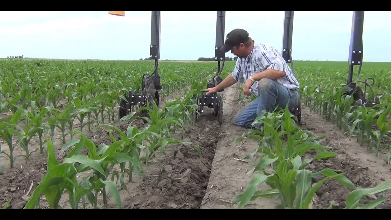 Precision Ag Equipment - Nitrogen Sealers Study - Beck's Hybrids Practical Farm Research (PFR&reg;)