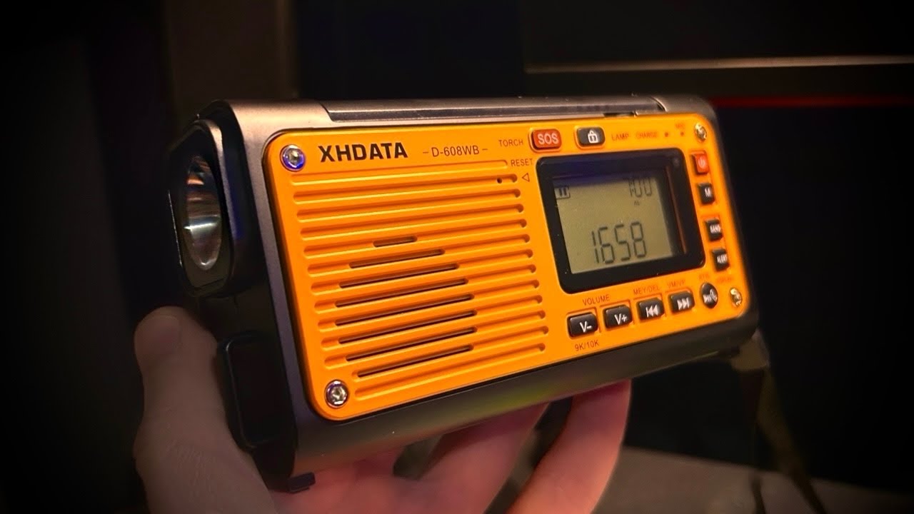 XHDATA D-608WB – O rádio de emergência com tudo o que você precisa! Unboxing e funções