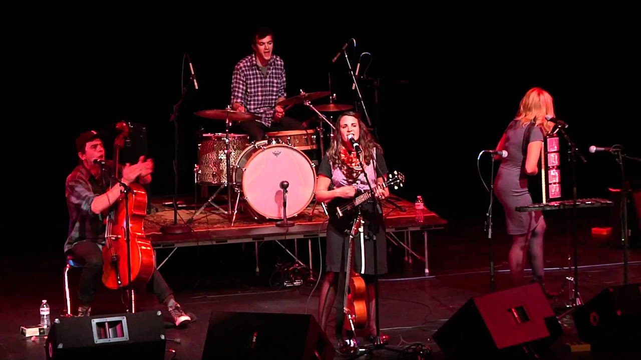 Lucy Michelle and the Velvet Lapelles, Traffic - Caravan Du Nord 2011