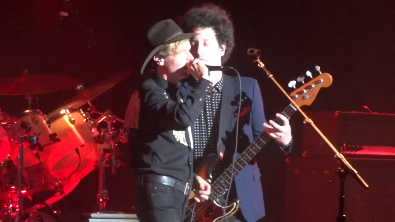 Beck - Loser - Live @ Starlight Theater 5/15/2015