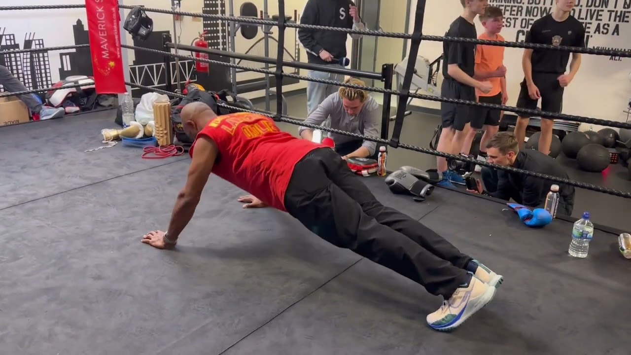 Lawrence Okolie & Sugar Hill Steward training session | Pad work & Fitness | Walkden ABC