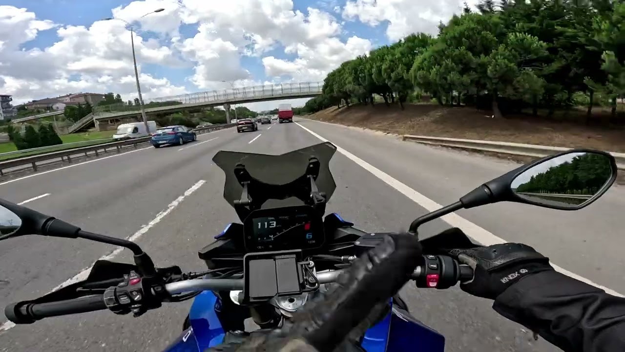 BMW F 900 XR - Şehir içi Canavarı