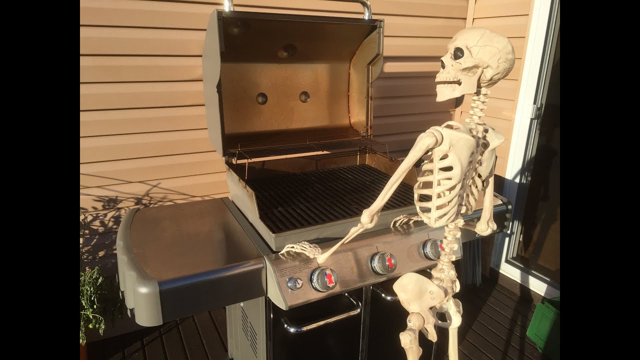 Life Size Skeleton Takes Over My Home - Halloween Prop Review