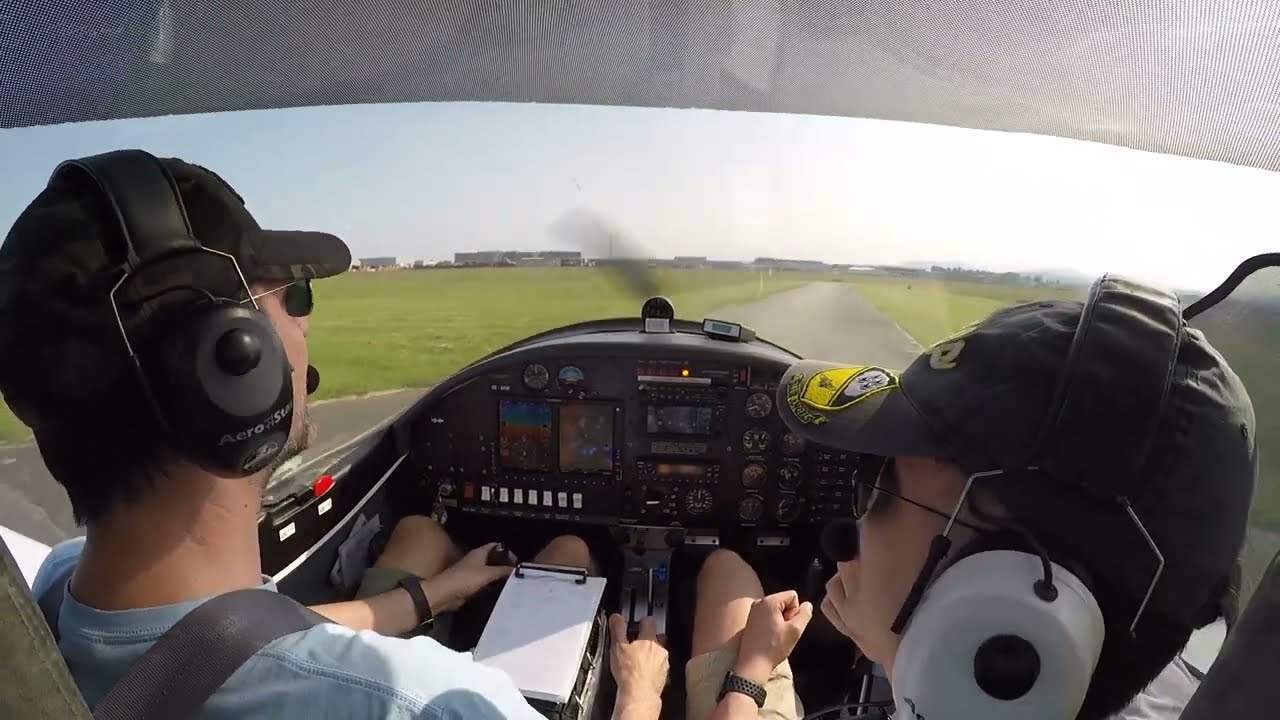 Simulated Short Field Landing Aquila A211.