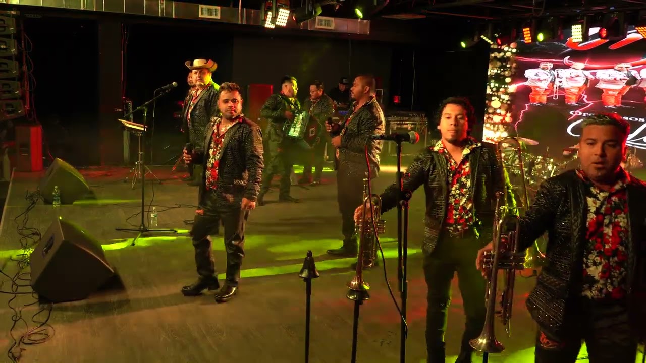 orgullo de tierra caleinte embargame ami en vivo