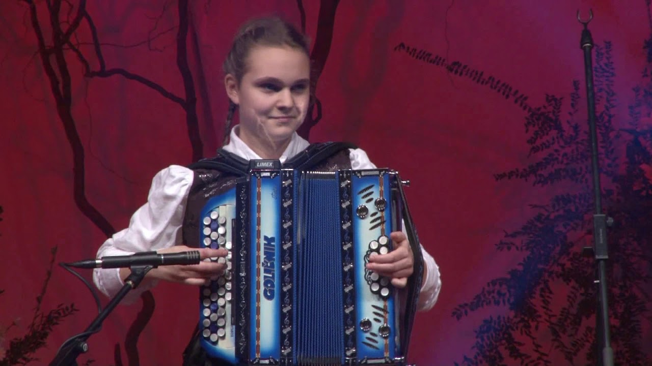 Tjaša Lesjak - Prijateljem harmonike (v živo)