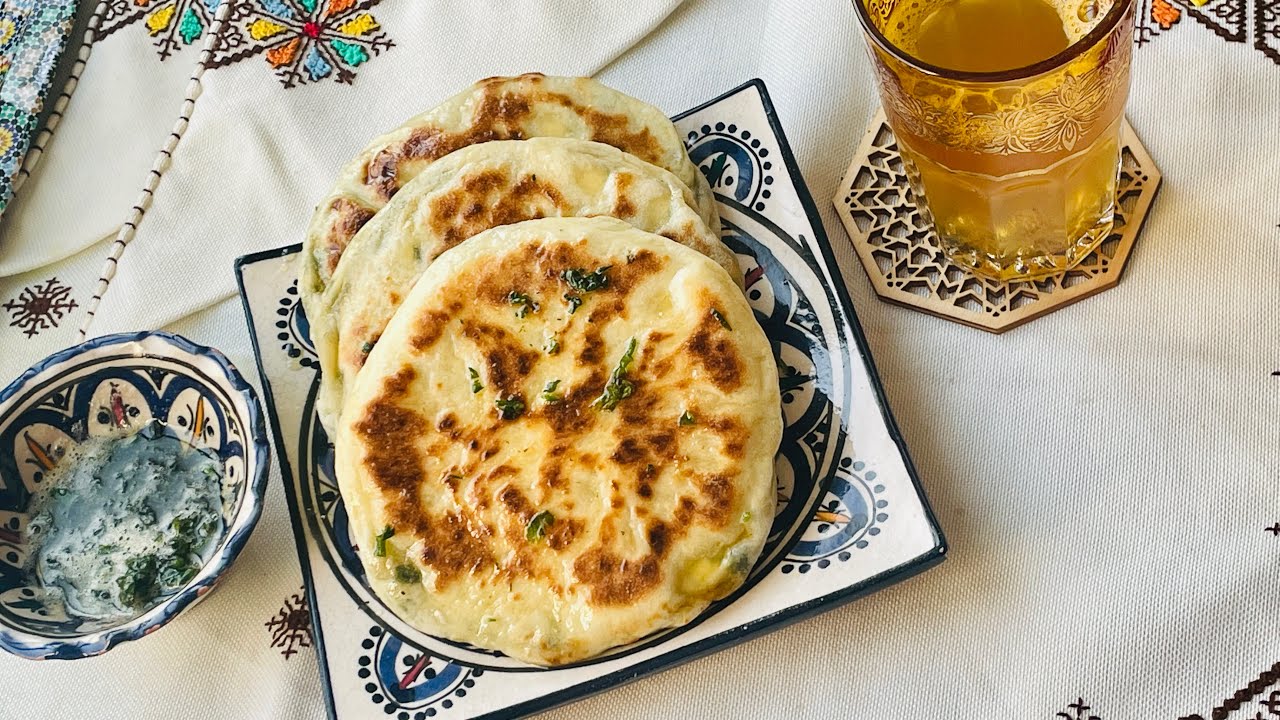 أسهل وأروع ما يمكن لك تحضري في رمضان! خبز النان فطائرمحشية في المقلاة بحشوةلذيدة وعجين أخف من الريشة