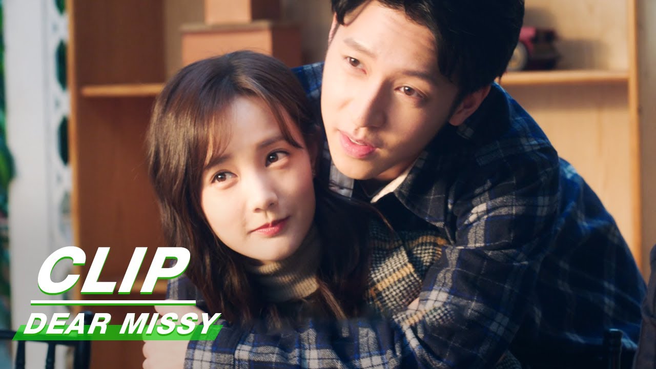Clip: Zhang Announces To Everyone That Lu Ke Is His Girlfriend | Dear Missy EP18 | 了不起的女孩 | iQIYI