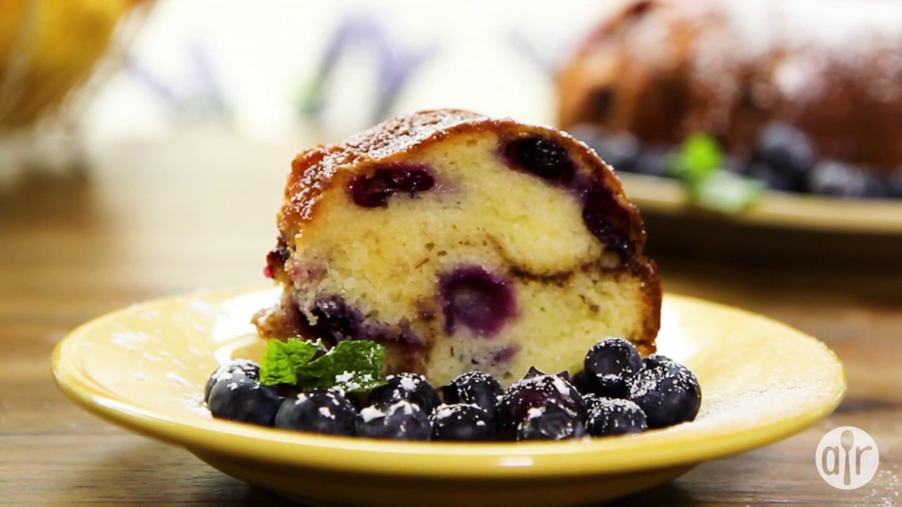 Gâteau aux bleuets et à la crème sure