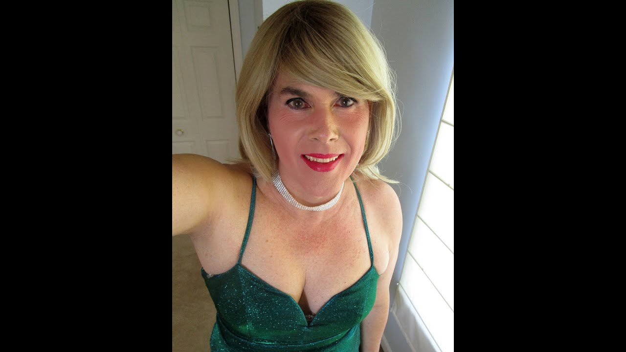 “Gorgeous Blonde Transwoman short dress & heels – Preciosa rubia Crossdresser mini vestido tacones”