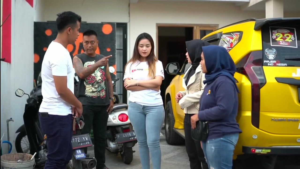 ISTRI BOS MUDA DIRENDAHKAN  SAMA TEMAN2NYA KARENA NAIK MOTOR FIZ-R, TAPI AKHIRNYA Kaget setelah..